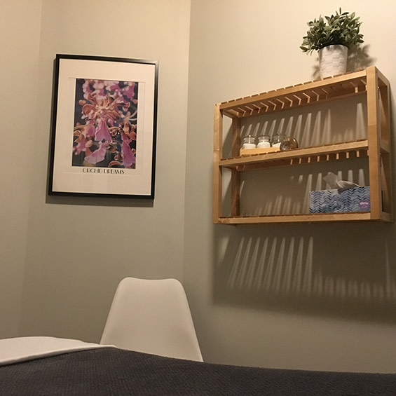 Photo of massage treatment room in the Edmonton West clinic
