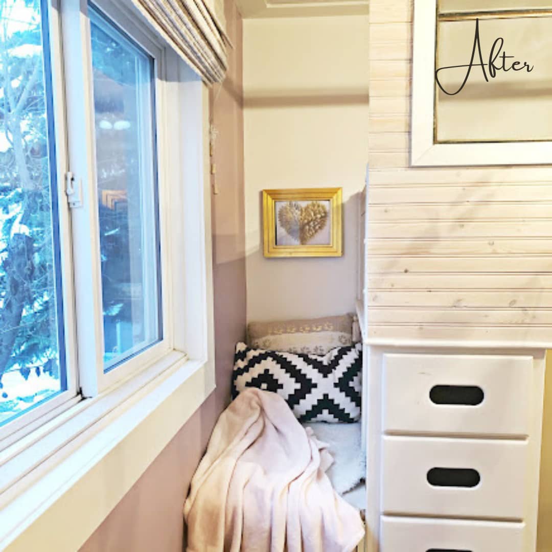 A reading nook in a girl's bedroom